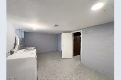 18715 Libby Road, Maple Heights, OH 44137 - Photo 14