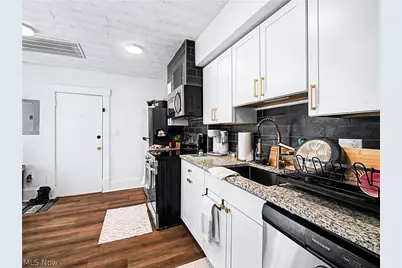 37931 Vine Street, Willoughby Hills, OH 44094 - Photo 30