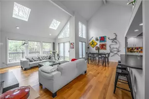 632 Blue Spruce Trail, Chagrin Falls, OH 44023 - Photo 2