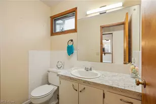 31 Medford Ave, Akron, OH 44310 - Photo 10