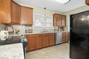 31 Medford Ave, Akron, OH 44310 - Photo 14