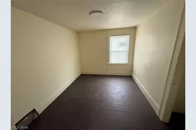 555 W Evergreen Avenue, Youngstown, OH 44511 - Photo 6