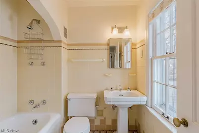 19419 Scottsdale Boulevard, Huber Heights, OH 44122 - Photo 26