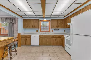 1913 Alcott Ln, Brunswick, OH 44212 - Photo 8