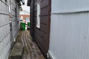 234 Locust St, Coshocton, OH 43812 - Photo 16