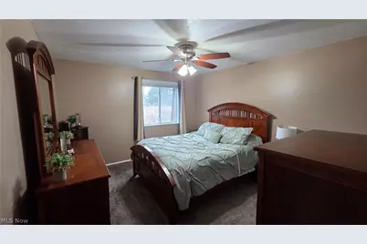 9284 Willow Lane, Olmsted Falls, OH 44138 - Photo 10