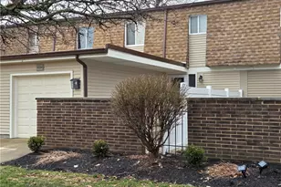 9284 Willow Ln, Olmsted Falls, OH 44138 - Photo 16