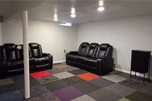 9284 Willow Ln, Olmsted Falls, OH 44138 - Photo 14