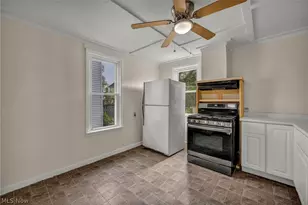 1023 W Washington Ave, Lorain, OH 44052 - Photo 14