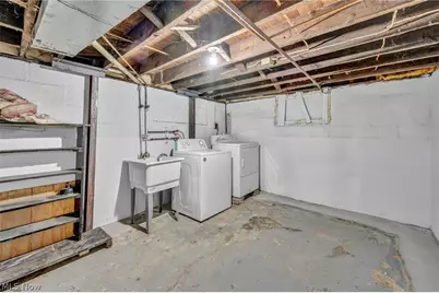 1023 W Washington Avenue, Lorain, OH 44052 - Photo 30