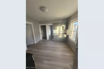 2807 E 124th Street, Loveland, OH 44120 - Photo 2