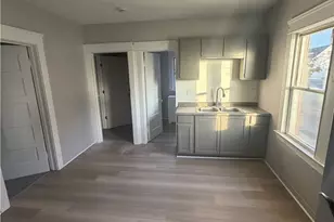 2807 E 124th St, Loveland, OH 44120 - Photo 2