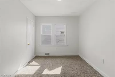 18815 Arrowhead Avenue, Loveland, OH 44119 - Photo 12