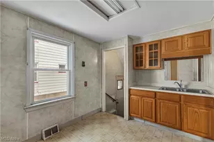 4306 W 52nd St, Loveland, OH 44144 - Photo 4