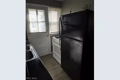 21670 Crystal Avenue, Euclid, OH 44123 - Photo 4