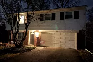 3895 Ayrshire Dr, Youngstown, OH 44511 - Photo 2