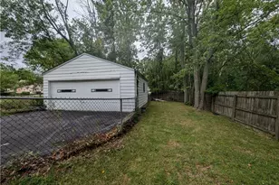 16029 Friend Ave, Maple Heights, OH 44137 - Photo 4