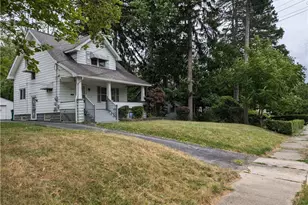 16029 Friend Ave, Maple Heights, OH 44137 - Photo 2