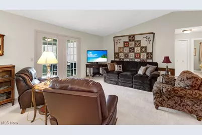 254 W Mohawk Drive, Malvern, OH 44644 - Photo 8