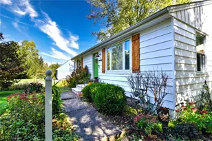 7381 Portage St, Solon, OH 44139 - Photo 2