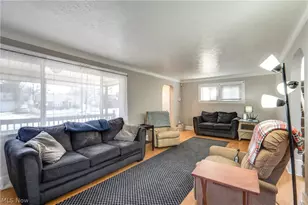 934 Packard Dr, Akron, OH 44320 - Photo 8