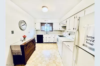 6398 Iroquois Trail, Mentor, OH 44060 - Photo 4