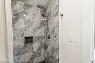 3494 Cedarbrook Rd, University Heights, OH 44118 - Photo 22