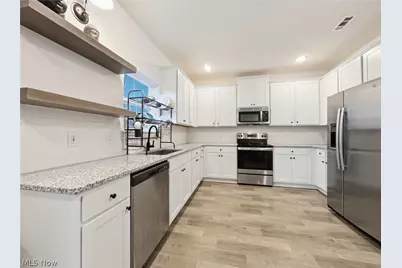 524 Auld Farm Circle, Akron, OH 44320 - Photo 12