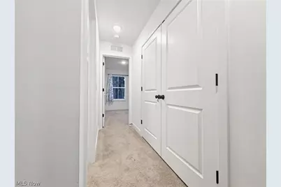 524 Auld Farm Circle, Akron, OH 44320 - Photo 32