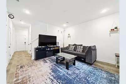 524 Auld Farm Circle, Akron, OH 44320 - Photo 8