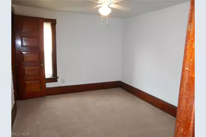 219 17th Street NW, Barberton, OH 44203 - Photo 8