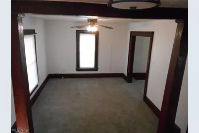 219 17th Street NW, Barberton, OH 44203 - Photo 2