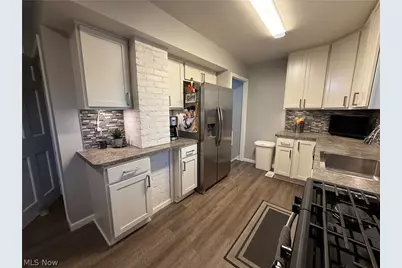 411 E 270th Street, Euclid, OH 44132 - Photo 4