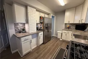 411 E 270th St, Euclid, OH 44132 - Photo 4