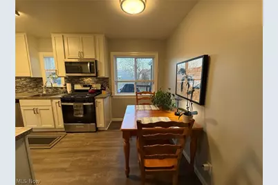 411 E 270th Street, Euclid, OH 44132 - Photo 6