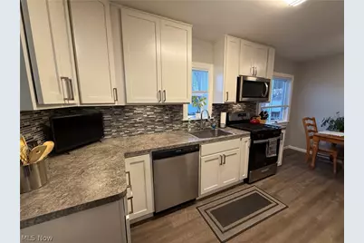 411 E 270th Street, Euclid, OH 44132 - Photo 2