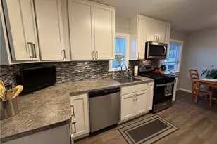 411 E 270th St, Euclid, OH 44132 - Photo 2