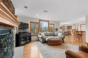 10960 Auburn Rd, Chardon, OH 44024 - Photo 16