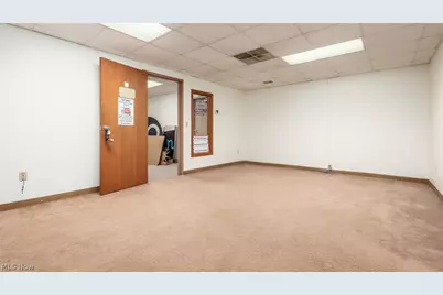 927 Wheeling Avenue #101, Cambridge, OH 43725 - Photo 2