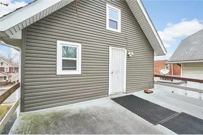 885 Brown Street, Akron, OH 44311 - Photo 4