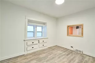 885 Brown St, Akron, OH 44311 - Photo 8