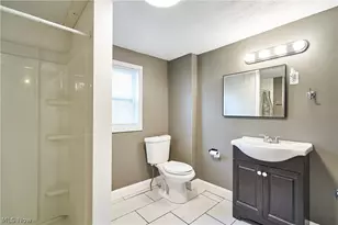 885 Brown St, Akron, OH 44311 - Photo 20