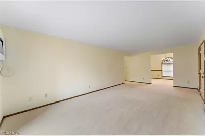 929 Auburn Hills Drive #1, Boardman, OH 44512 - Photo 6