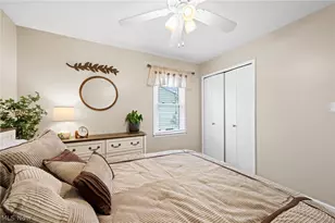 23947 Lebern Dr, North Olmsted, OH 44070 - Photo 14