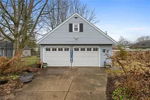 23947 Lebern Dr, North Olmsted, OH 44070 - Photo 30