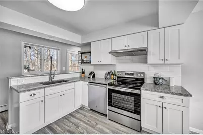 25641 Glenbrook Boulevard, Euclid, OH 44117 - Photo 16