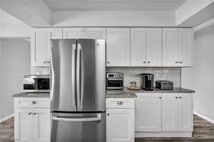 25641 Glenbrook Blvd, Euclid, OH 44117 - Photo 12