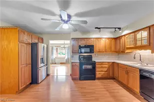 811 Tarry Ln, Amherst, OH 44001 - Photo 10