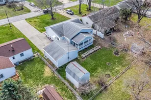 811 Tarry Ln, Amherst, OH 44001 - Photo 2