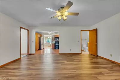 811 Tarry Lane, Amherst, OH 44001 - Photo 14